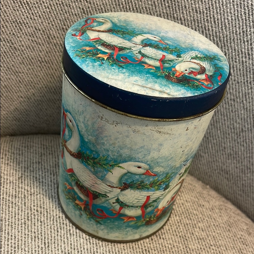 Vintage Christmas Country Goose canister tin